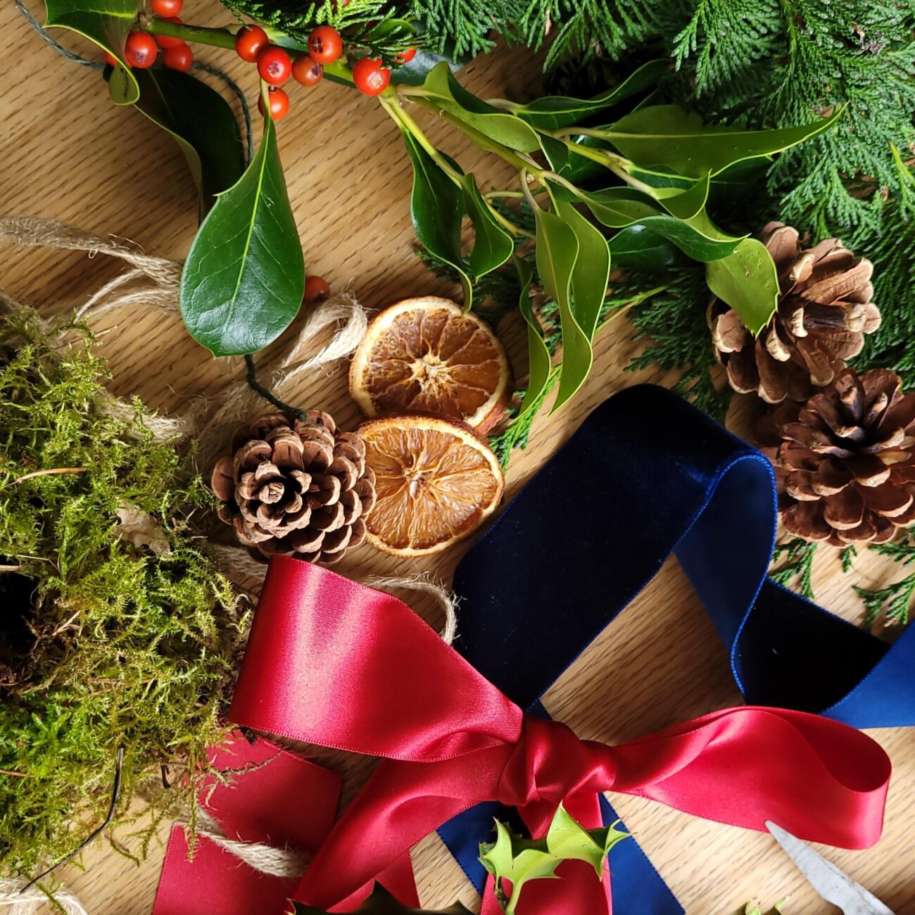 Christmas wreath items